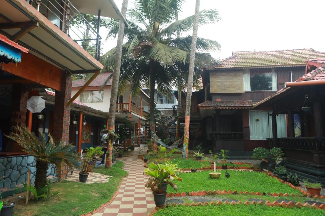 Black Beach Resort Varkala Eksteriør billede